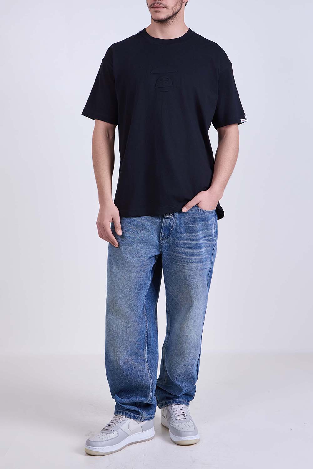 חולצת טי בגזרה ישרה